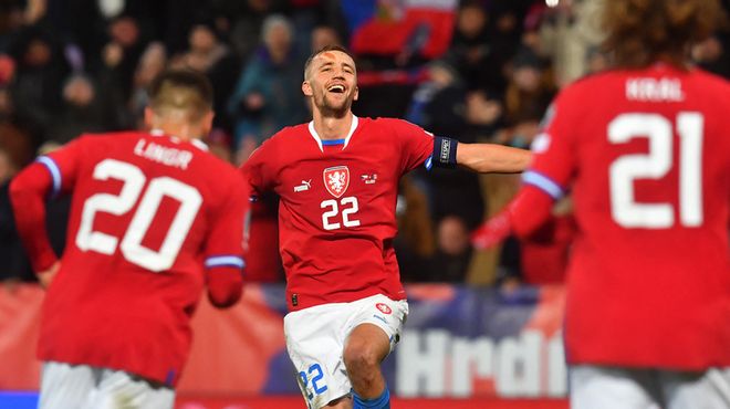 位却无人前 位却无人前